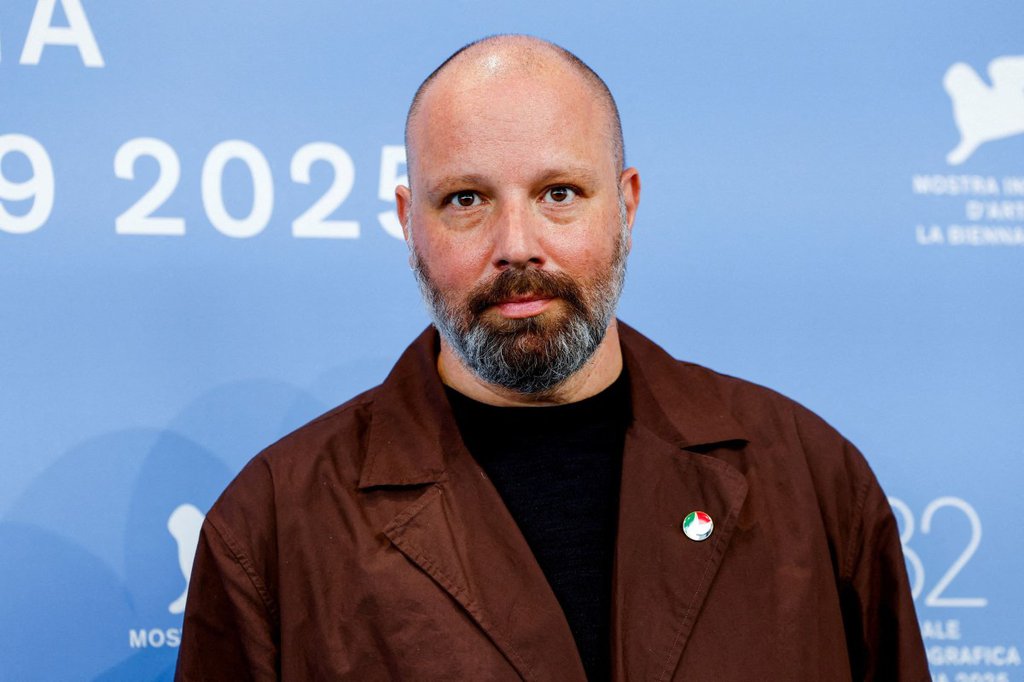 2025-08-28T133033Z_1064669731_RC2CGGAP3K6R_RTRMADP_5_FILMFESTIVAL-VENICE-BUGONIA-1200x800.jpg