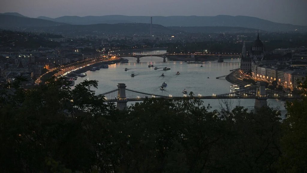 ενα.jpg