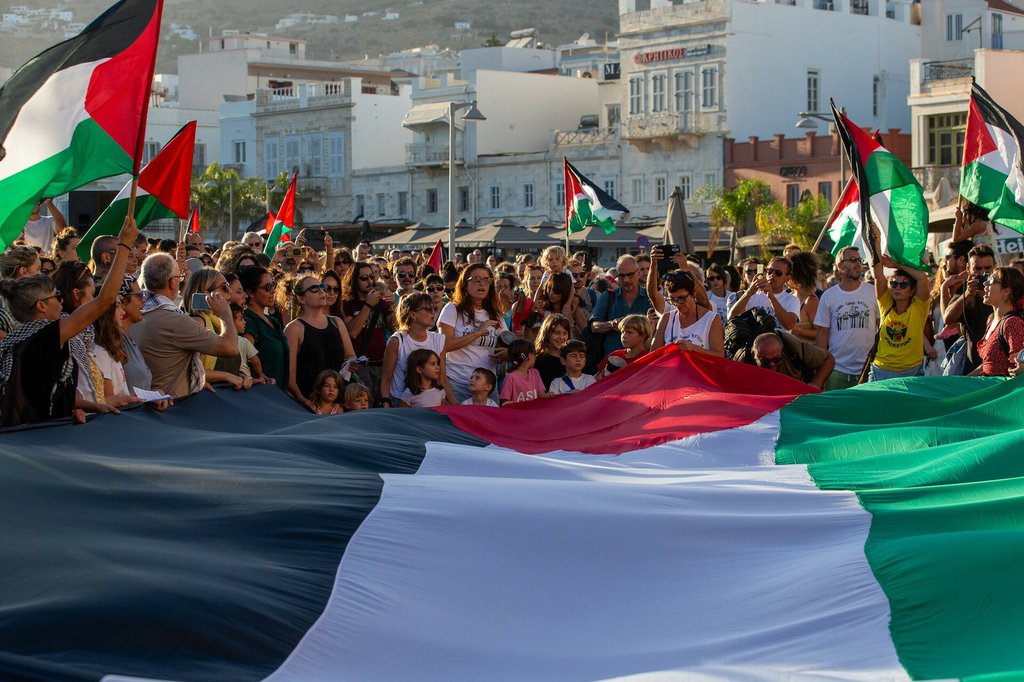 siros-gaza-stoliskos (3)_0.jpg