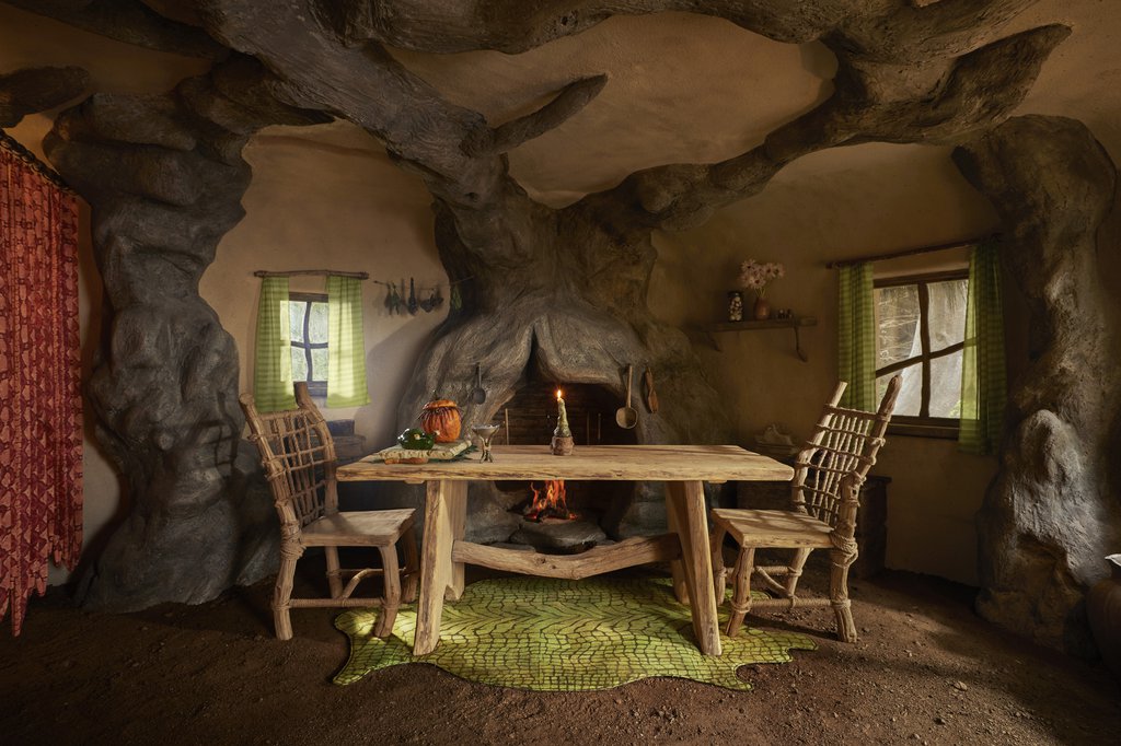 04-Shrek-Airbnb-Dining-table-Credit-Alix-McIntosh.jpg