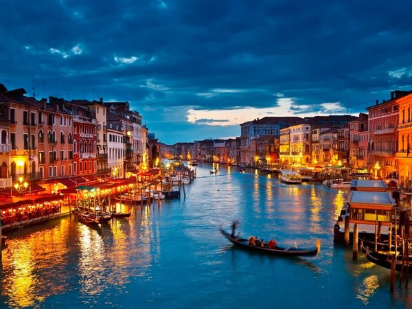 10-romantic-things-to-do-in-venice.jpg