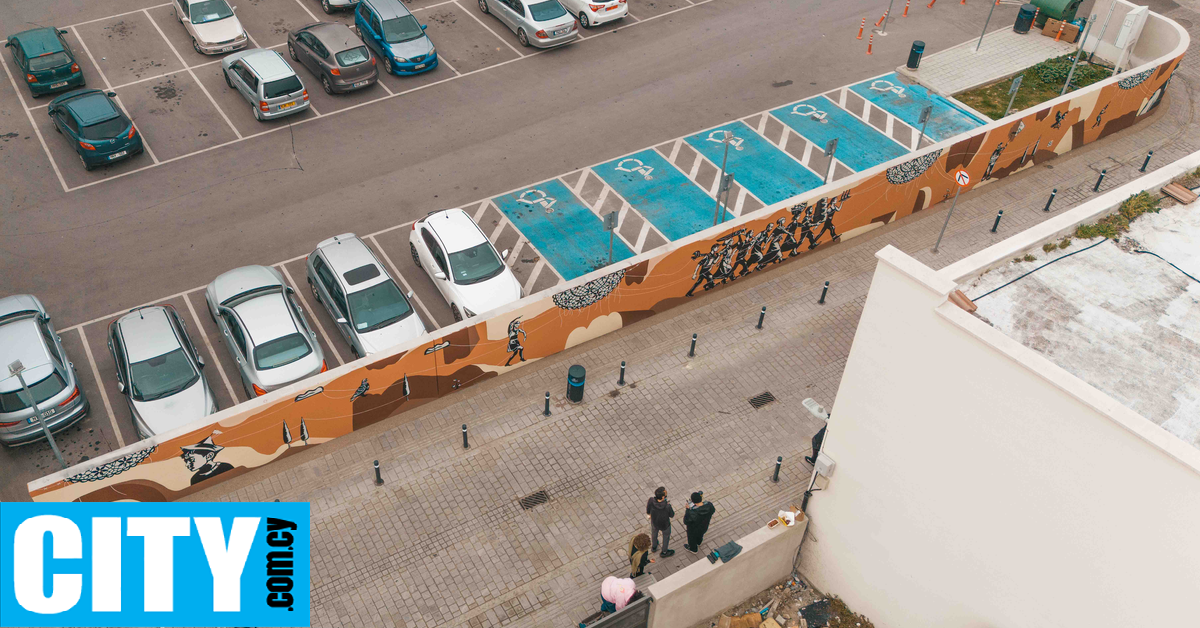 &Sigma;&tau;&eta;&nu; &kappa;&alpha;&rho;&delta;&iota;ά &tau;&eta;&sigmaf; &Tau;&rho;&iota;&kappa;&omicron;ύ&pi;&eta;, &omicron; Twenty Three &zeta;&omega;&gamma;&rho;&alpha;&phi;ί&zeta;&epsilon;&iota; &tau;&eta; &Lambda;&epsilon;&upsilon;&kappa;&omega;&sigma;ί&alpha; &tau;&eta;&sigmaf; &sigma;&upsilon;&nu;ύ&pi;&alpha;&rho;&xi;&eta;&sigmaf;