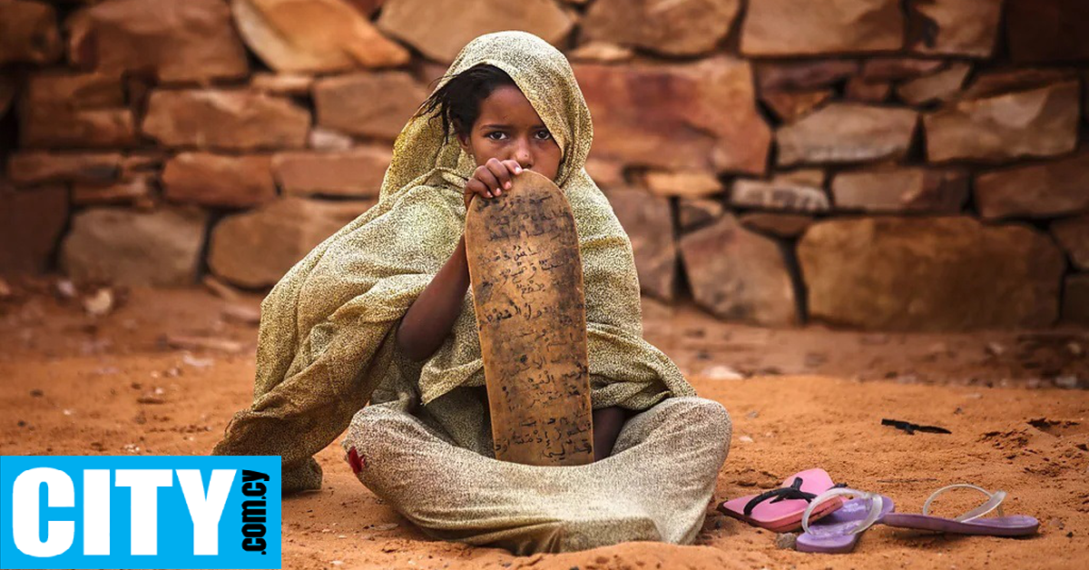 Travel Photographer of the Year: &Sigma;&tau;&iota;&gamma;&mu;έ&sigmaf; &alpha;&pi;ό &kappa;ά&theta;&epsilon; &gamma;&omega;&nu;&iota;ά &tau;&omicron;&upsilon; &pi;&lambda;&alpha;&nu;ή&tau;&eta;