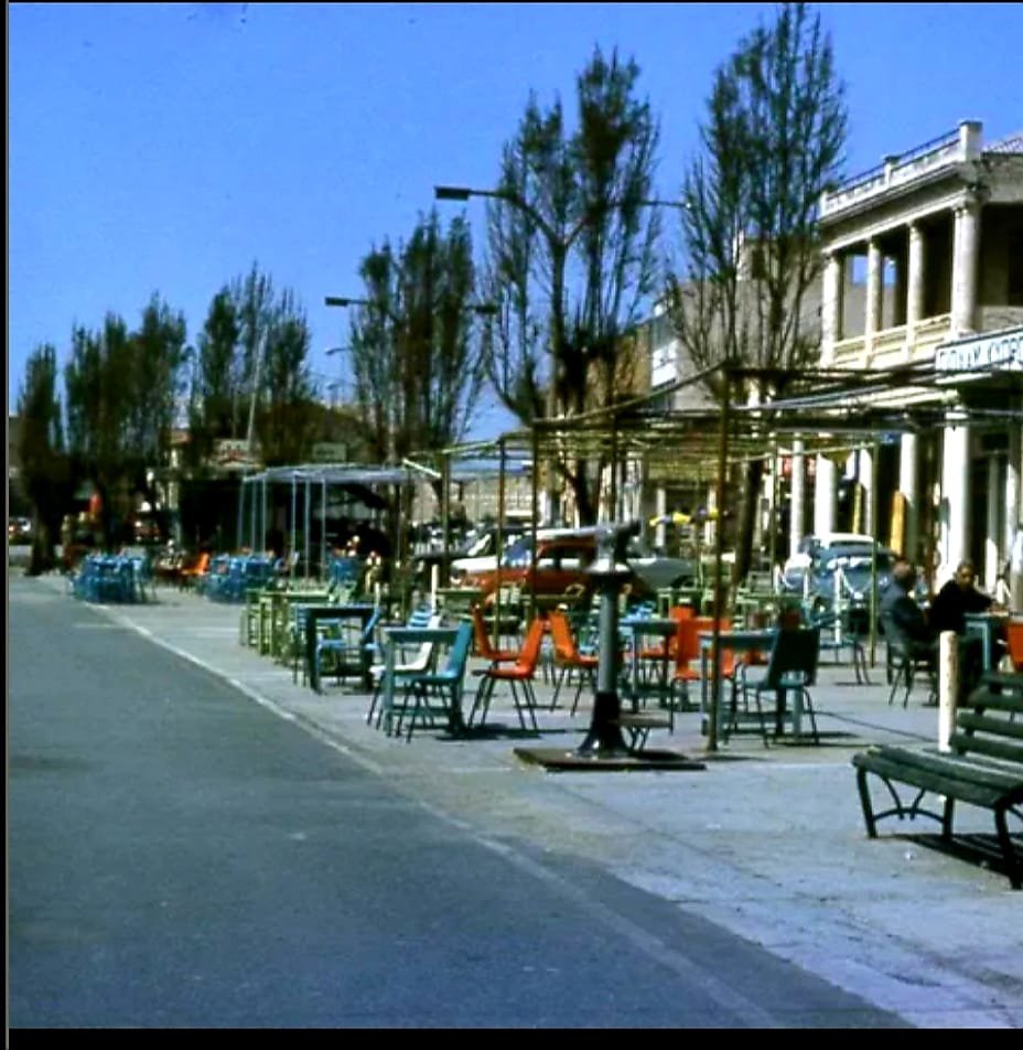 1970.Καφενείο στον Παλιό Μόλο! elias georgiou.jpg