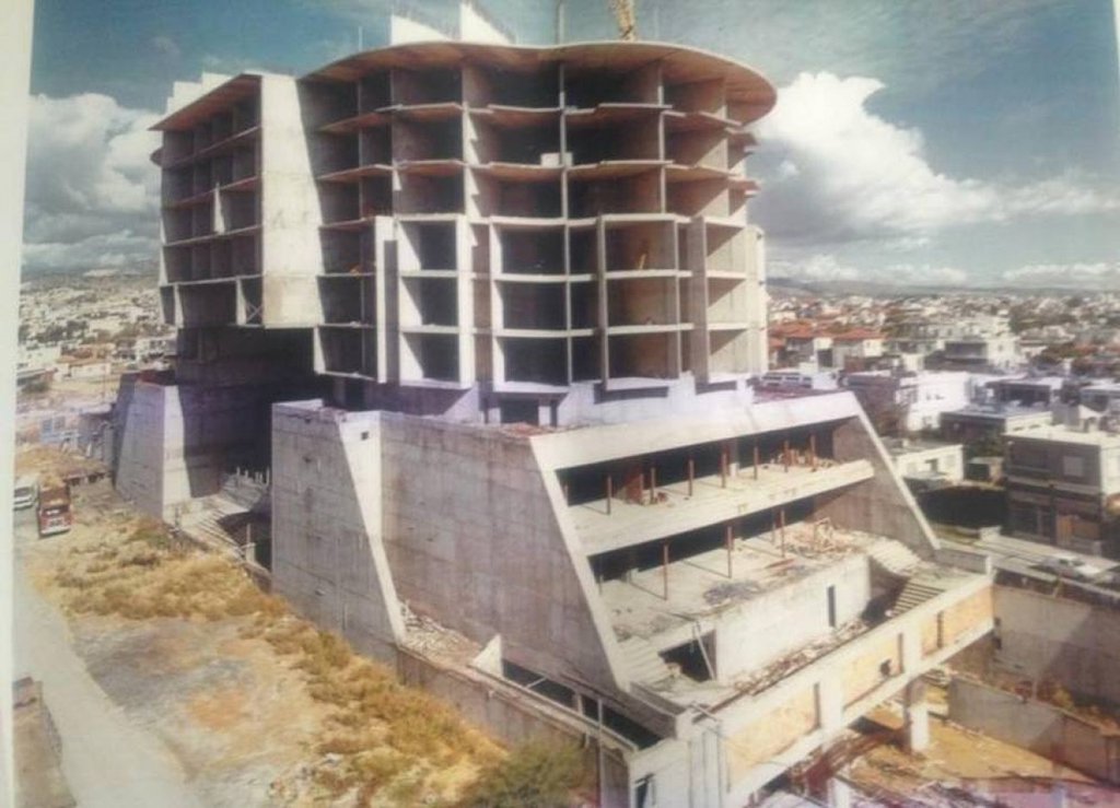 1982 Το υπό ανέγερση LOTUS HOTEL (Περιοχή ΝΑΑΦΙ) το οποίο ως τέτοιο δεν λειτούργησε ποτέ,αφού του έγινε αλλαγή χρήσης και εξελίχθηκε σε FYSCO LOTUS PLAZA doros gkanas.jpg