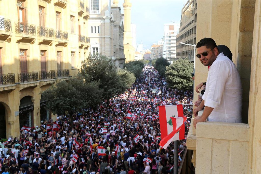 2019-10-19T131213Z_1475301674_RC1BAE3F7C30_RTRMADP_3_LEBANON-PROTESTS.jpg