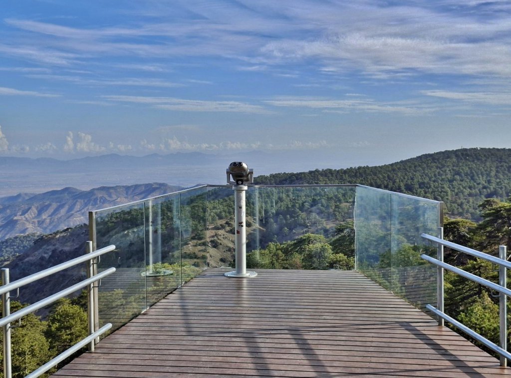 Αν περάσεις από τον δρόμο Τροόδους-Προδρόμου μάθε πως το σημείο θέας έχει ανοίξει (ξανά) για το κοινό