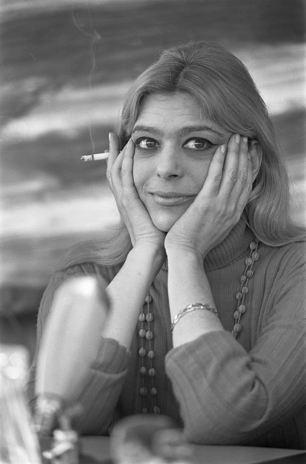 Aankomst_Melina_Mercouri_._Melina_Mercouri,_Bestanddeelnr_921-3506.jpg