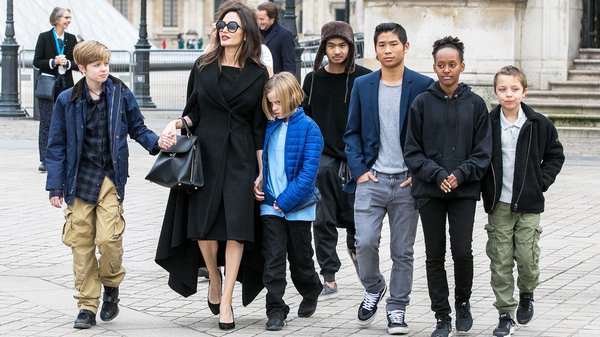 Angelina-Jolie-Children-Brad-Pitt-Divorce.jpg