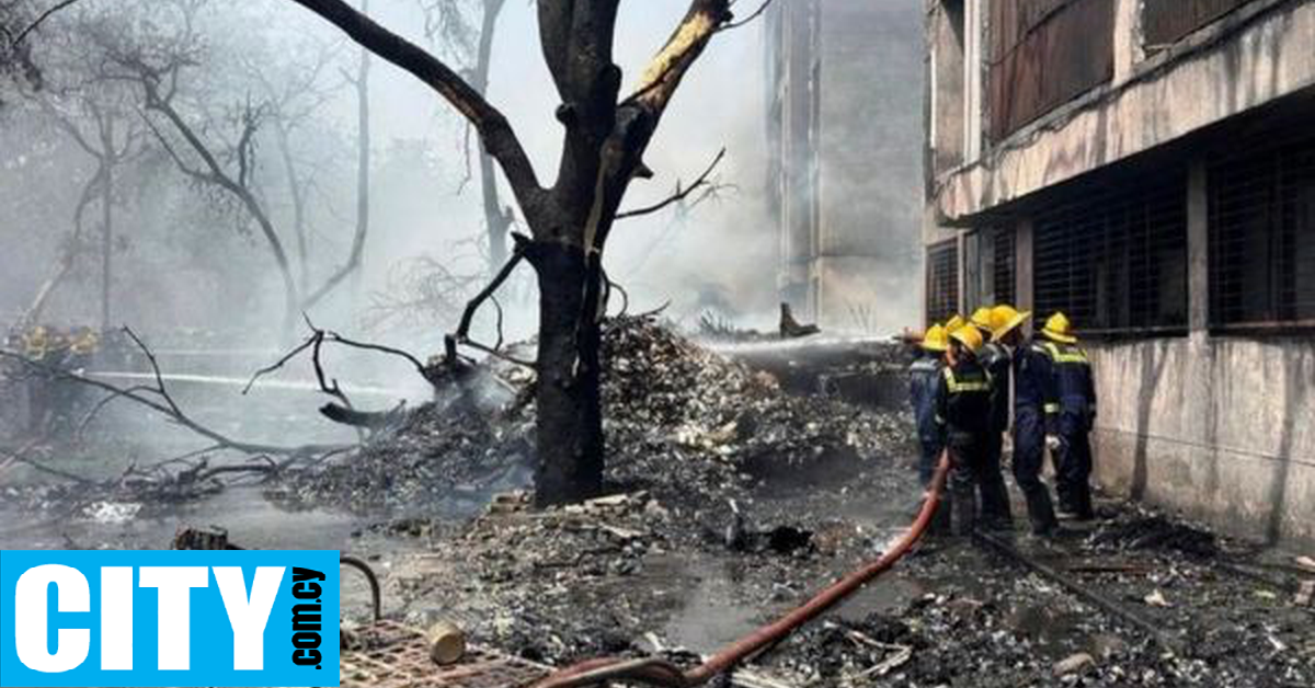 Βίντεο από τη συντριβή του αεροσκάφους στην Ινδία που μετέφερε 242 επιβάτες Βίντεο από τη συντριβή του αεροσκάφους στην Ινδία που μετέφερε 242 επιβάτες