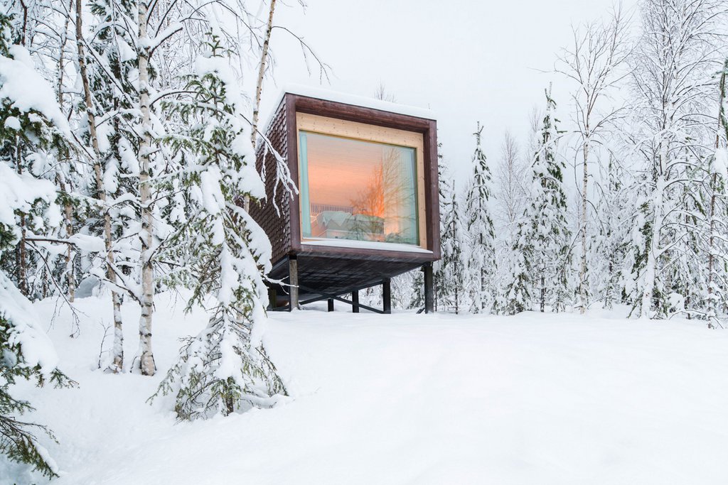 Arctic_Treehouse_Hotel_-1-.jpg