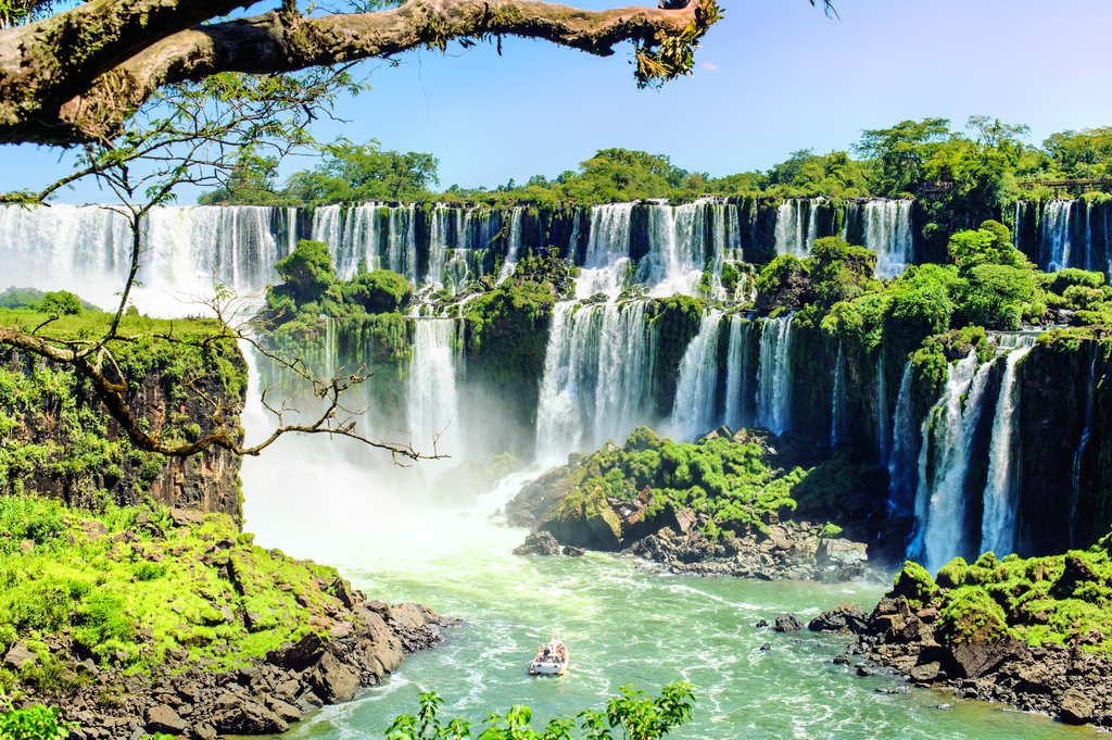 Argentina_Iguazu_National_Park_city.jpg
