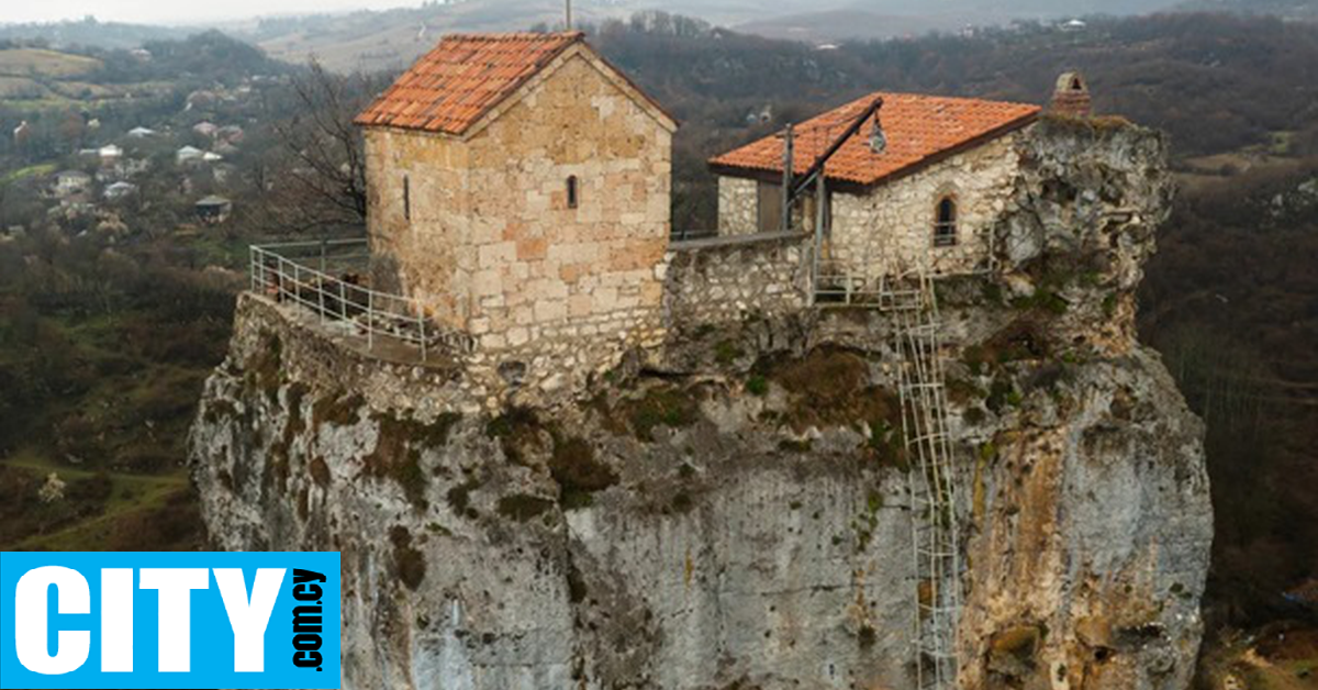 &Eta; &pi;&iota;&omicron; &alpha;&pi;&omicron;&mu;&omicron;&nu;&omega;&mu;έ&nu;&eta; &epsilon;&kappa;&kappa;&lambda;&eta;&sigma;ί&alpha; &sigma;&tau;&omicron;&nu; &kappa;ό&sigma;&mu;&omicron; &beta;&rho;ί&sigma;&kappa;&epsilon;&tau;&alpha;&iota; &chi;&tau;&iota;&sigma;&mu;έ&nu;&eta; &pi;ά&nu;&omega; &sigma;&epsilon; έ&nu;&alpha;&nu; &sigma;&tau;&epsilon;&nu;ό &beta;&rho;ά&chi;&omicron;