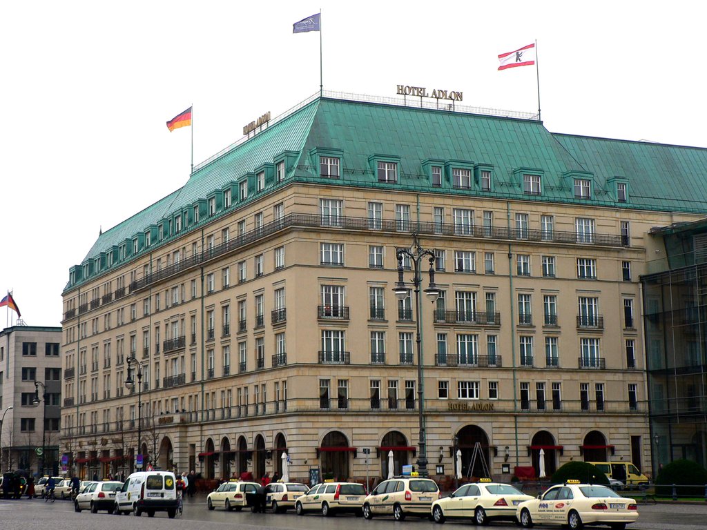 Berlin_Hotel_Adlon.jpg
