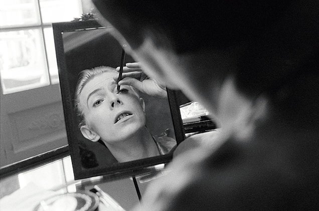 David-Bowie-senuality-gender-paris-1976-billboard-650.jpg