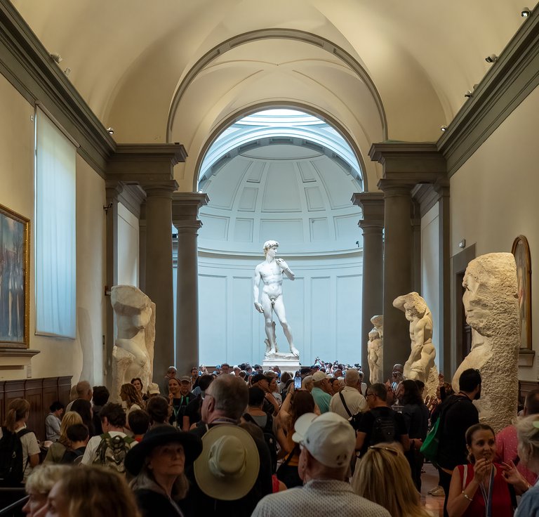 David_at_the_Galleria_dell'Accademia_(61351).jpg