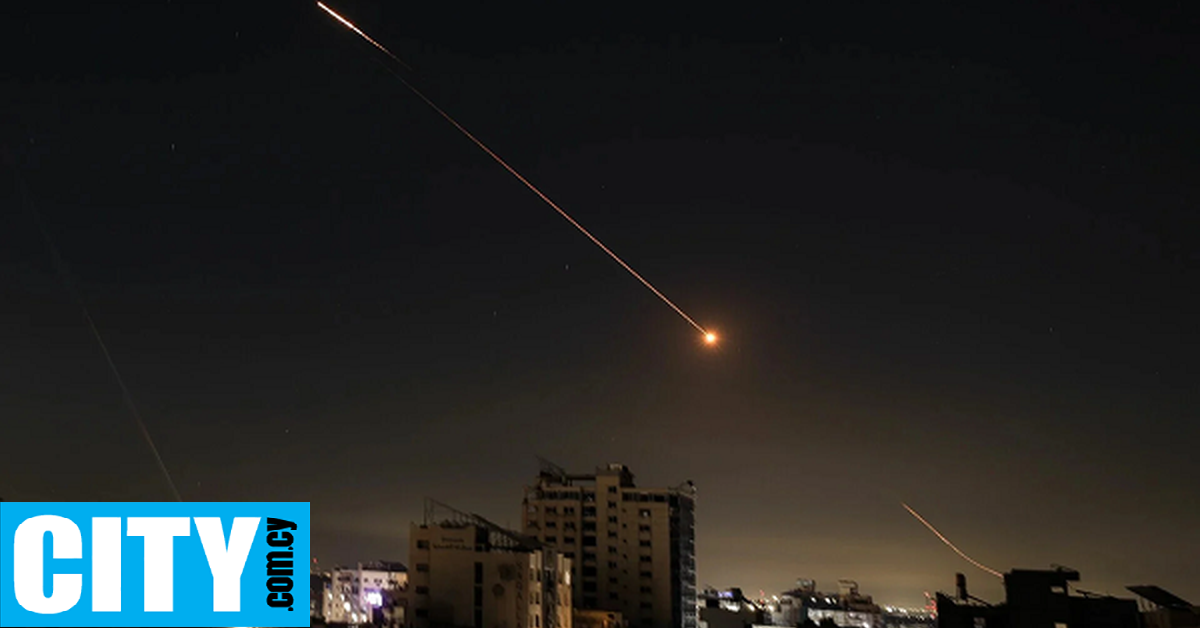 &Sigma;&upsilon;&nu;&epsilon;&chi;ί&zeta;&omicron;&nu;&tau;&alpha;&iota; &omicron;&iota; &sigma;&upsilon;&gamma;&kappa;&rho;&omicron;ύ&sigma;&epsilon;&iota;&sigmaf; &sigma;&tau;&eta; &Mu;έ&sigma;&eta; &Alpha;&nu;&alpha;&tau;&omicron;&lambda;ή: I&rho;ά&nu;-&Iota;&sigma;&rho;&alpha;ή&lambda; &alpha;&nu;&tau;&alpha;&lambda;&lambda;ά&sigma;&sigma;&omicron;&upsilon;&nu; &pi;&lambda;ή&gamma;&mu;&alpha;&tau;&alpha;