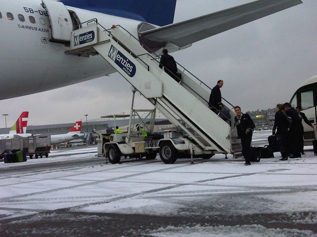 Early morning arrival at snowy Heathrow.jpg