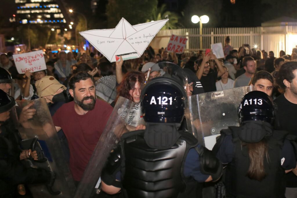 Η απροκάλυπτη αστυνομική βία σε μία ειρηνική διαμαρτυρία