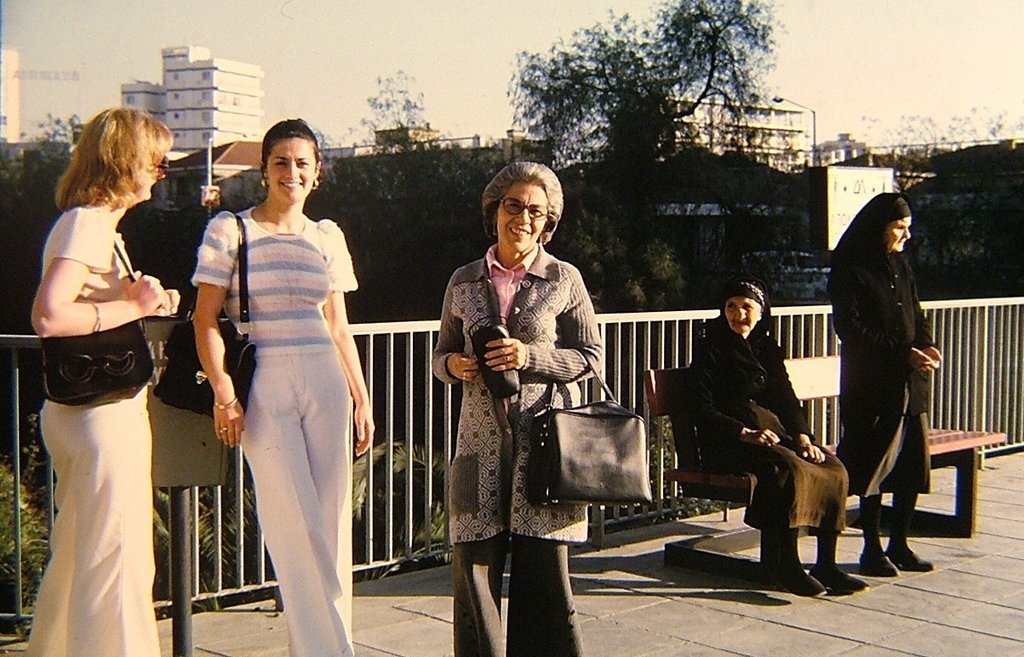 Ιανουάριος 1973, Πλατεία Μεταξά Rosario Zarate Toscano.jpg
