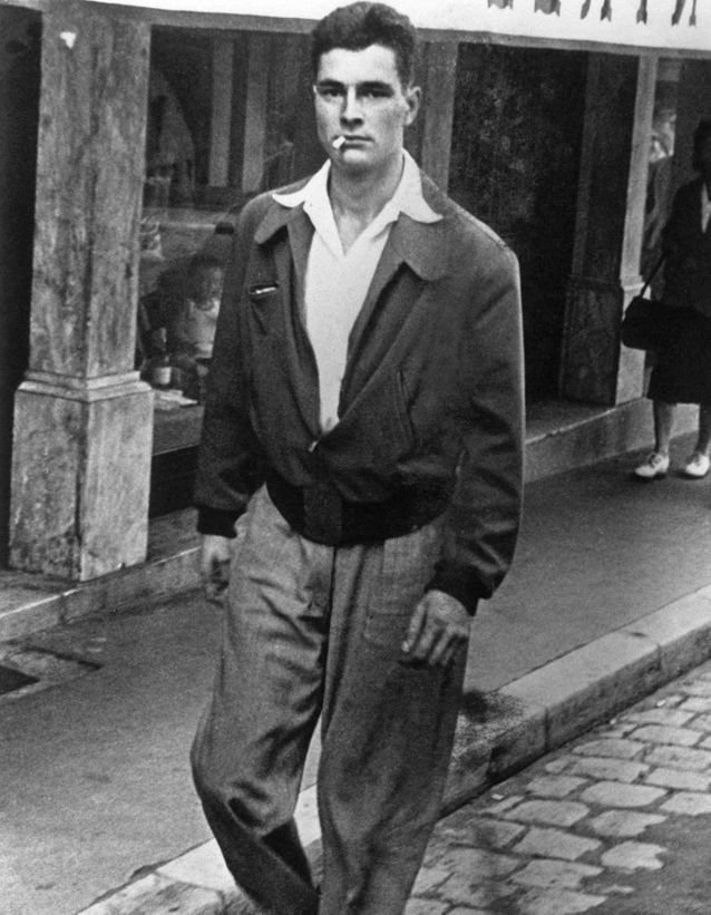Jacques Chirac, à 19 ans, à Brive. 1951.jpg