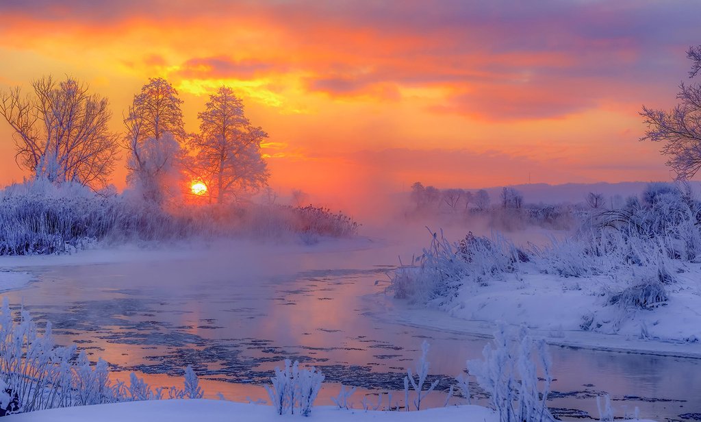 Krzysztof Tollas - Frosty Winter Sunrise Over the Gwda River_city.jpg