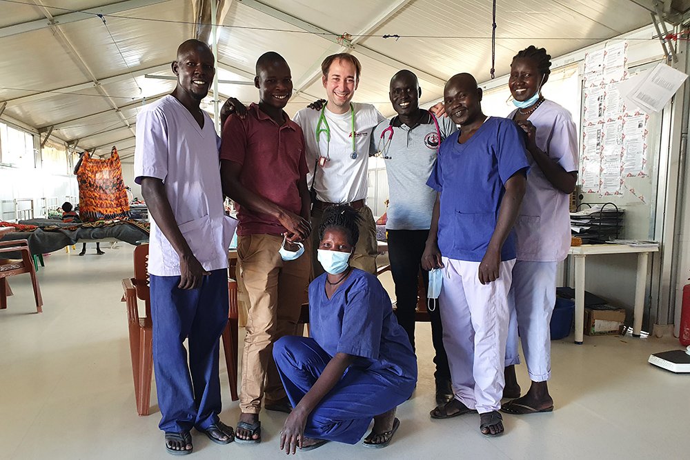 Michael with some of the MSF medical team at Agok.jpg