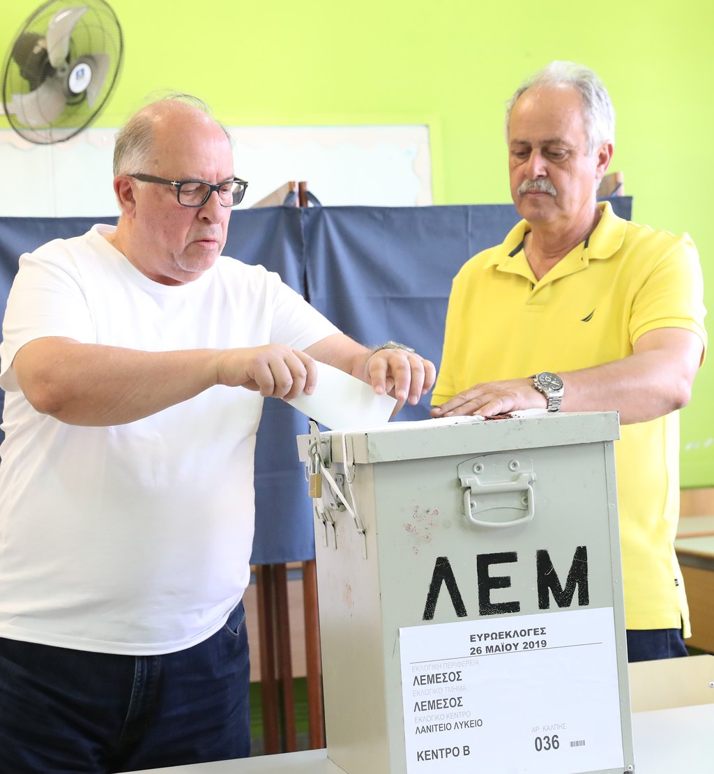 Ψηφοφορία στη Λεμεσό Εκλογικό Κέντρο, Λεμεσός.jpg