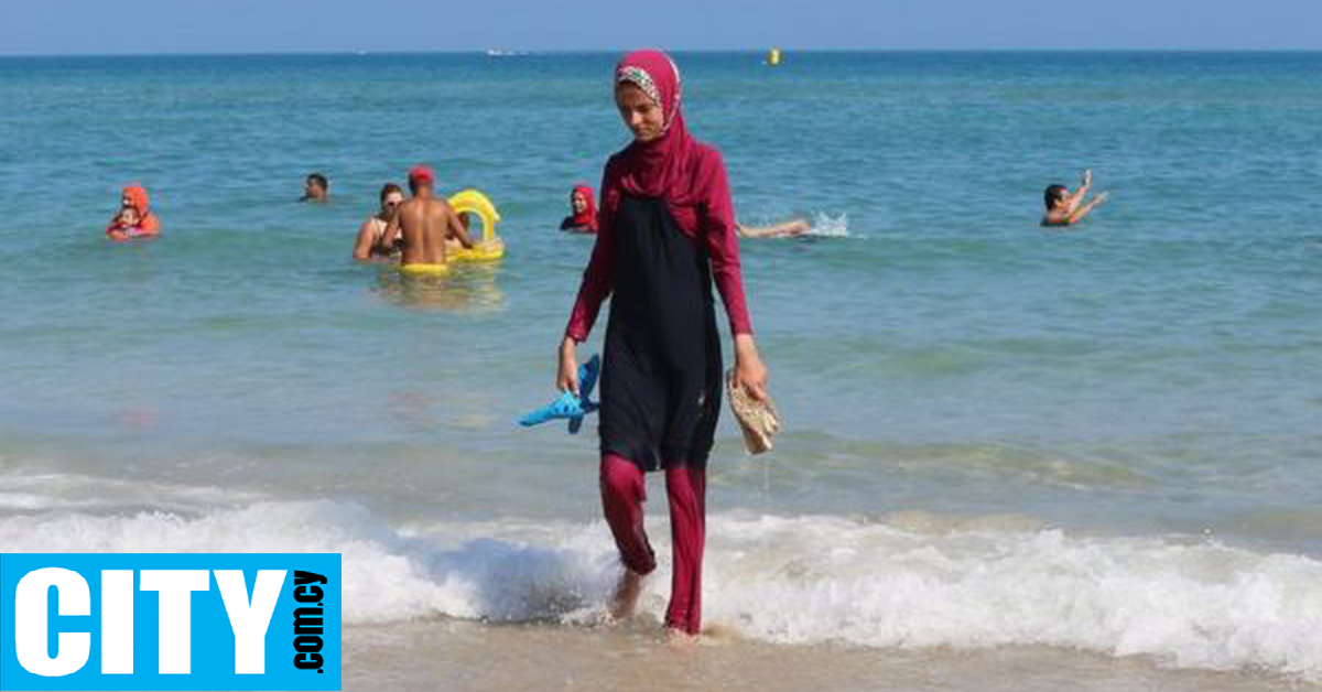 Με «σεμνά» ρούχα και μπουρκίνι στις παραλίες οι γυναίκες στη Συρία