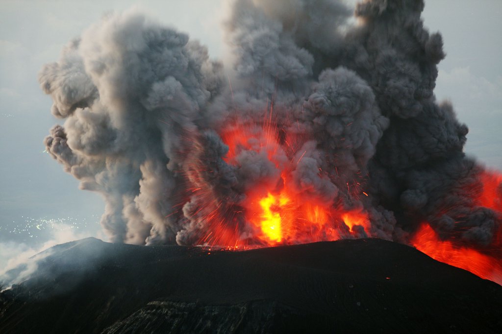 Santiaguito-volcanoHP_GettyImages-96779914.jpg