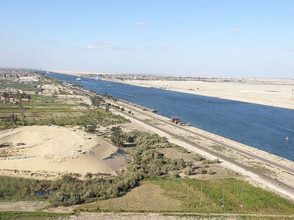 Suez_canal.jpg