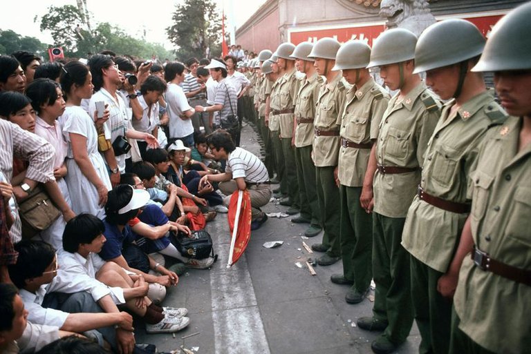 Tiananmen_protests.jpg
