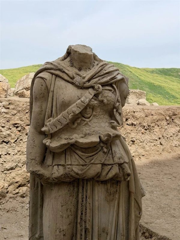 agalmaathinas3.jpg