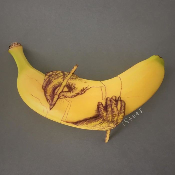artist-turns-bananas-into-true-works-of-art-and-the-result-is-incredible-5ac1d4f5a524b-700.jpg