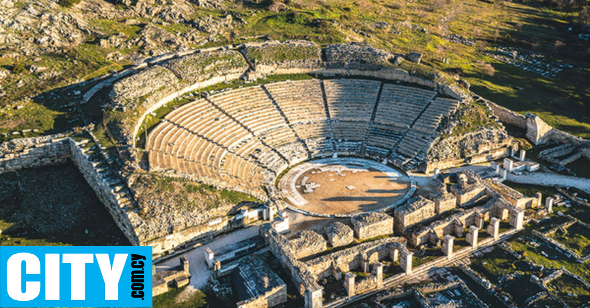 Πήρε τον ανιχνευτή μετάλλων του και ξεκίνησε να σκάβει σε αρχαιολογικό χώρο