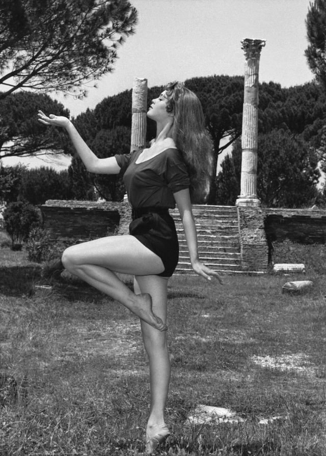 brigitte-bardot-1950s-24.jpg