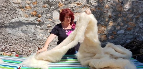 carded fleeces for dyeing, spinning or felting_otok Cres-10.jpg