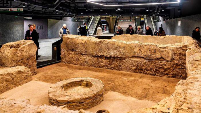 colosseo metro station 3.jpg