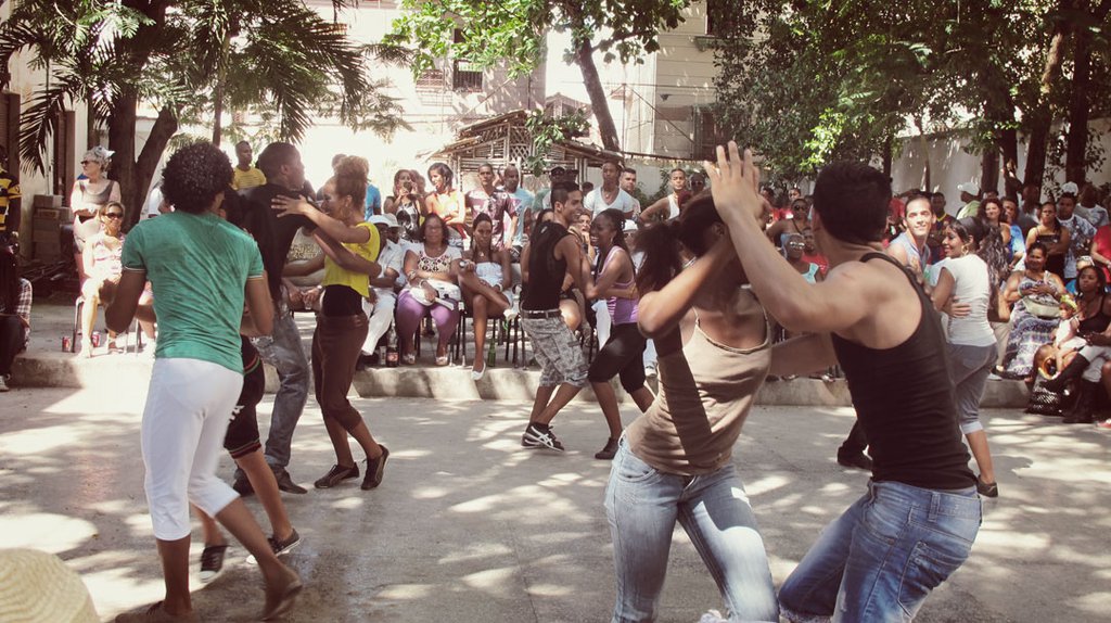cuba-habana-street-dancing.jpg