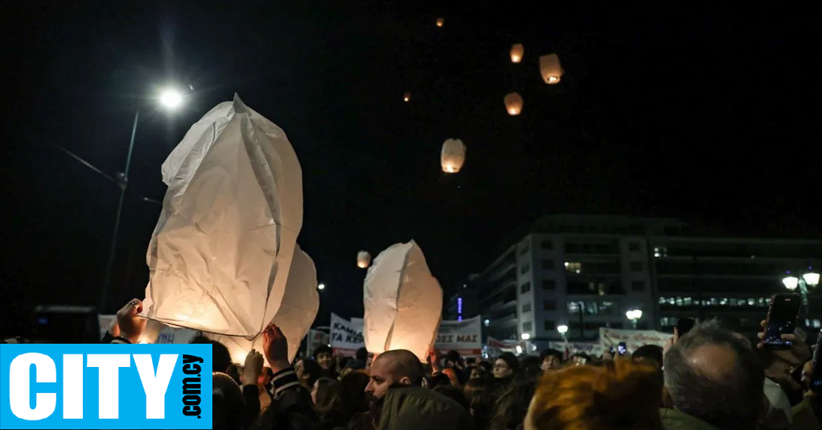 10 εικόνες από το χθεσινό συλλαλητήριο στο Σύνταγμα για τα Τέμπη