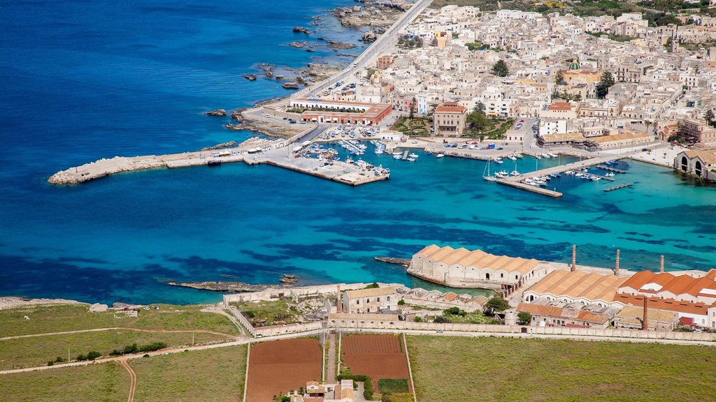 ferryscanner-destination-pages-italy-favignana.jpg