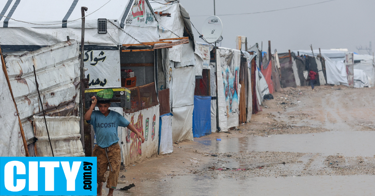 Η βροχή ξεσκεπάζει την ανθρωπιστική κρίση στις σκηνές της Γάζας