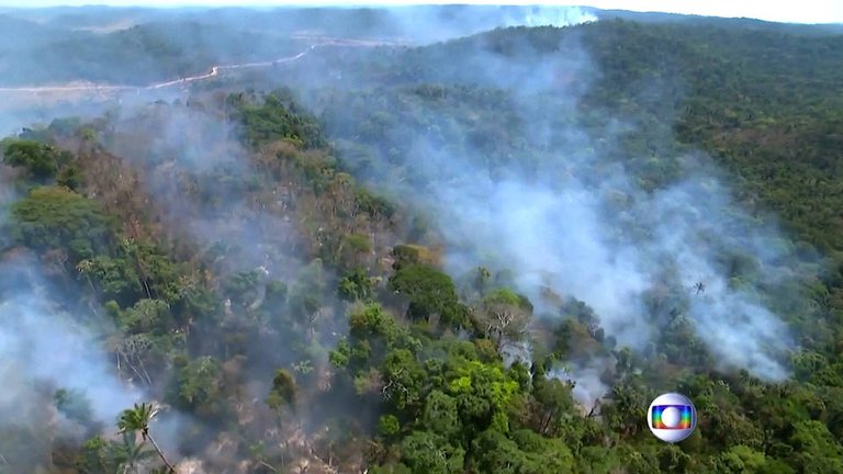 h1-amazon-brazil-wildfire-fires-smoke-prayforamazonia-sao-paulo-deforestation-jair-bolsonaro-climate-change-rainforeset.jpg