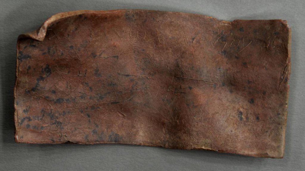 heerlen_curse_tablet_1920.jpg