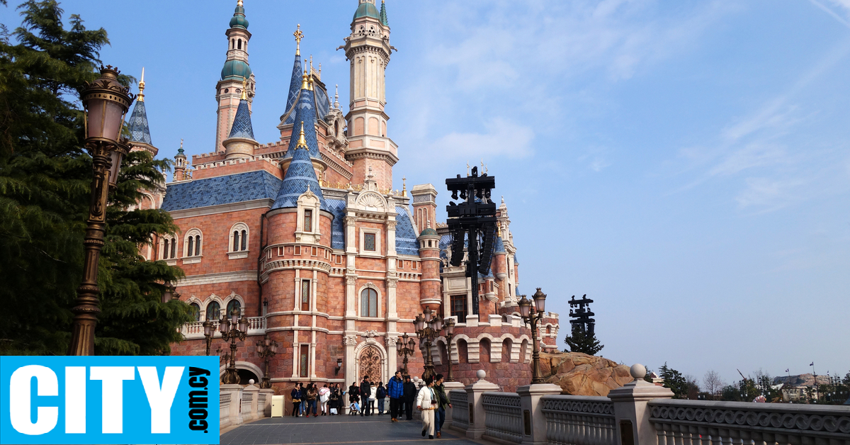 Απίστευτο περιστατικό στην Disneyland: 22χρονος σκηνοθέτησε τελετή γάμου με 9χρονο κορίτσι