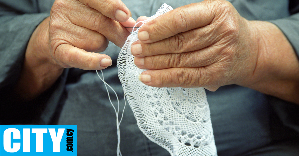 &Eta; &Mu;&alpha;&rho;&iota;&kappa;&kappa;&omicron;ύ &pi;&omicron;&upsilon; &tau;&alpha; &Lambda;&epsilon;ύ&kappa;&alpha;&rho;&alpha; &laquo;&pi;&alpha;ί&rho;&nu;&epsilon;&iota; &zeta;&omega;ή&raquo;