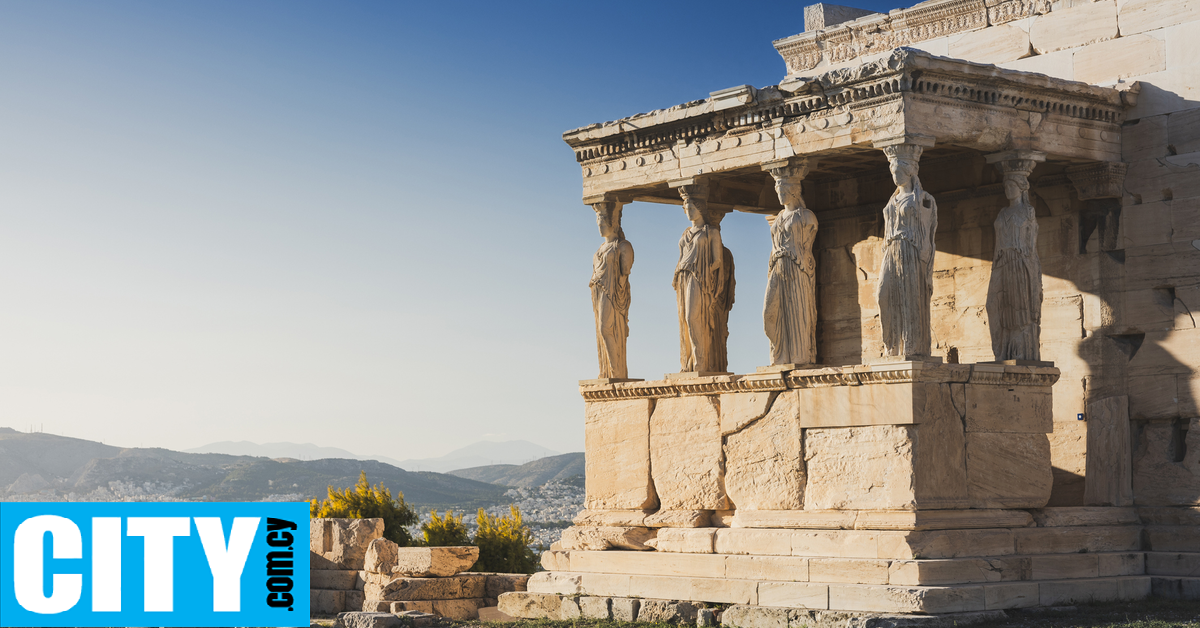 Χιλιανός επέστρεψε μαρμάρινο θραύσμα που ο πατέρας του είχε πάρει από την Ακρόπολη τη δεκαετία του ’30