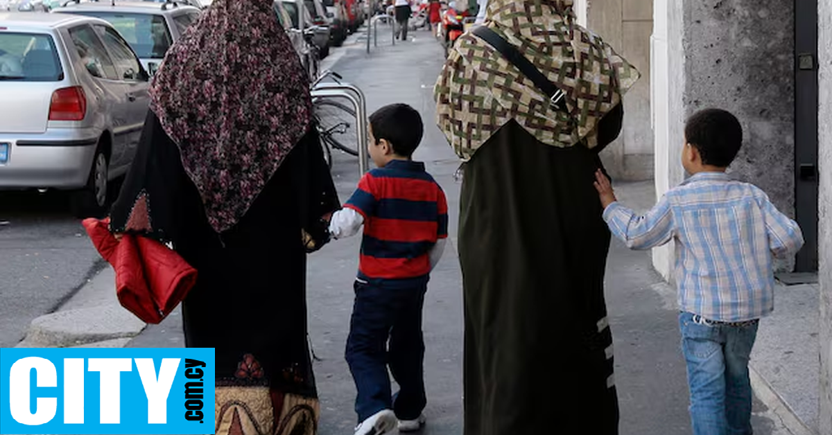 (Ακόμα μια) ευρωπαϊκή χώρα θέλει να απαγορεύσει την μπούρκα και το νικάμπ σε δημόσιους χώρους