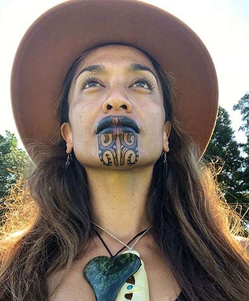 journalist-maori-face-tattoo-oriini-kaipara-9-5e3d8516c98f9-700.jpg