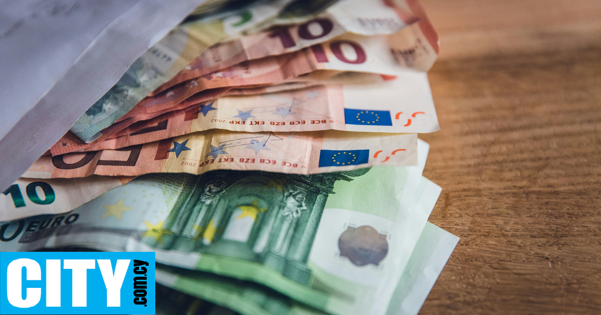 &Tau;&iota; &phi;&omicron;&beta;&omicron;ύ&nu;&tau;&alpha;&iota; &omicron;&iota; &Epsilon;&upsilon;&rho;&omega;&pi;&alpha;ί&omicron;&iota; &kappa;&alpha;&iota; &alpha;&rho;&chi;ί&zeta;&omicron;&upsilon;&nu; &xi;&alpha;&nu;ά &nu;&alpha; &alpha;&pi;&omicron;&theta;&eta;&kappa;&epsilon;ύ&omicron;&upsilon;&nu; &mu;&epsilon;&tau;&rho;&eta;&tau;ά &sigma;&tau;&omicron; &sigma;&pi;ί&tau;&iota;